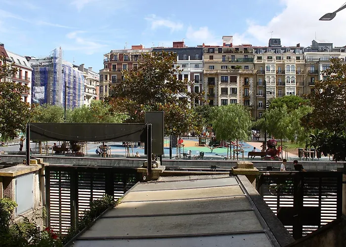 Quiet Flat Near Zurriola *